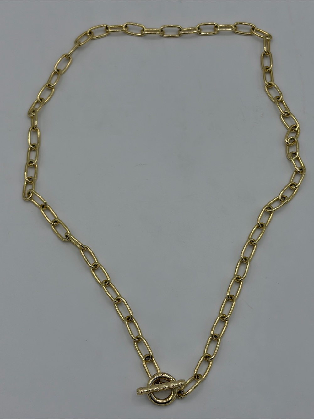 Kendra Scott Gold Paperclip Chain Toggle Necklace with Iridescent Pink Pendant - Picture 4 of 5